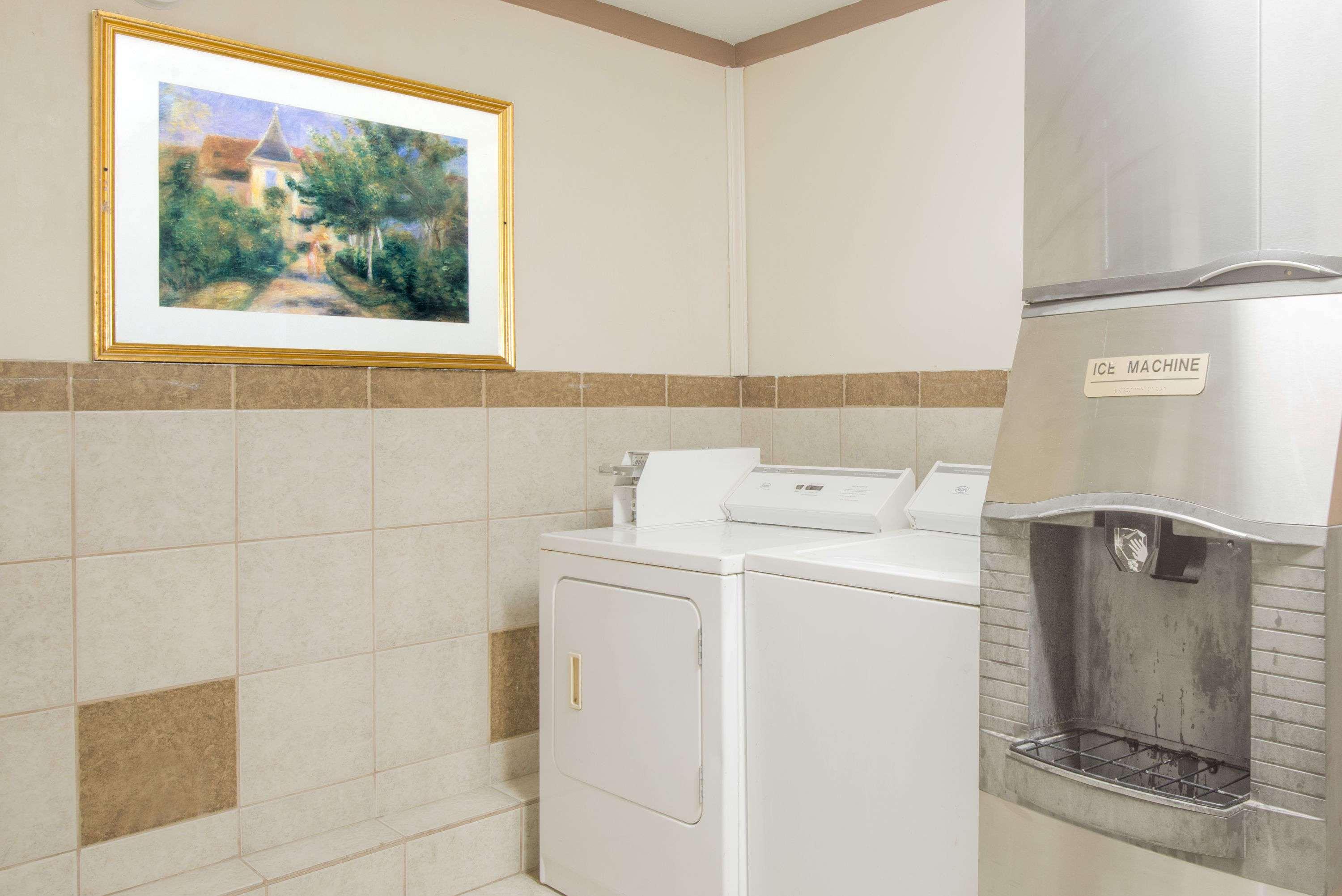 Travelodge By Wyndham Mansfield Εξωτερικό φωτογραφία